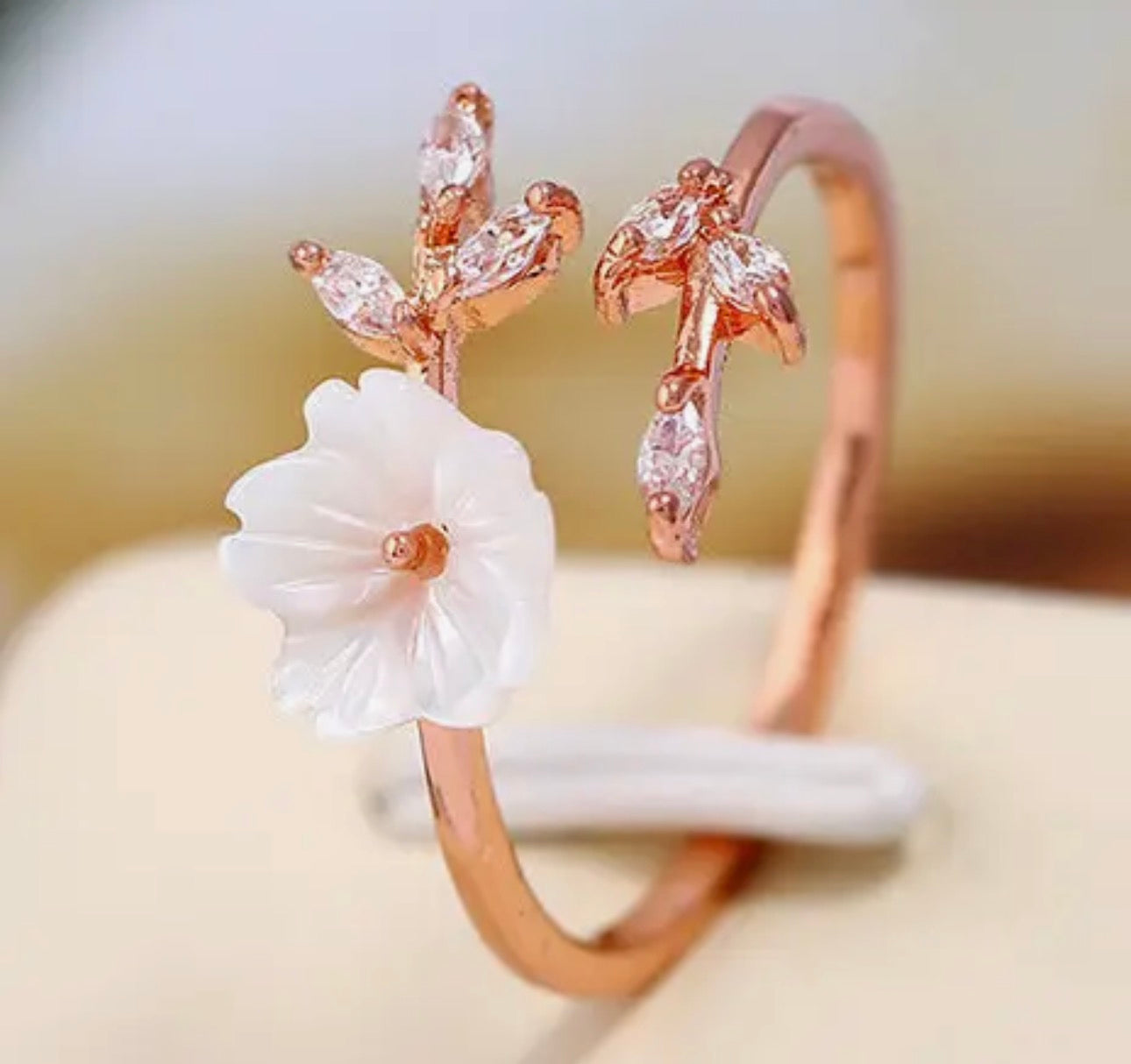Anillo ajustable de cobre puro con diseño de flores